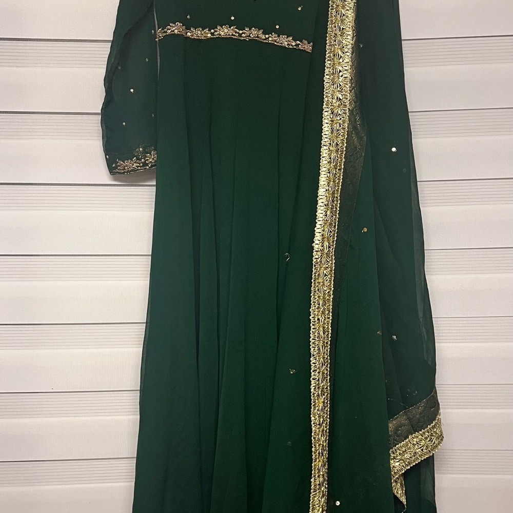 Elegant Green Pakistani dress 3 piece